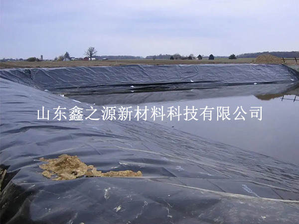 養(yǎng)殖防滲膜施工固定新法：簡(jiǎn)約高效，守護(hù)生態(tài)養(yǎng)殖